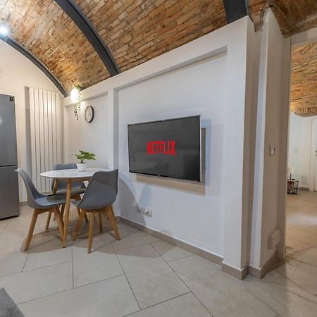 Il Rustico Rda Luxury Apartments Lago Parking 멘드리지오 외부 사진