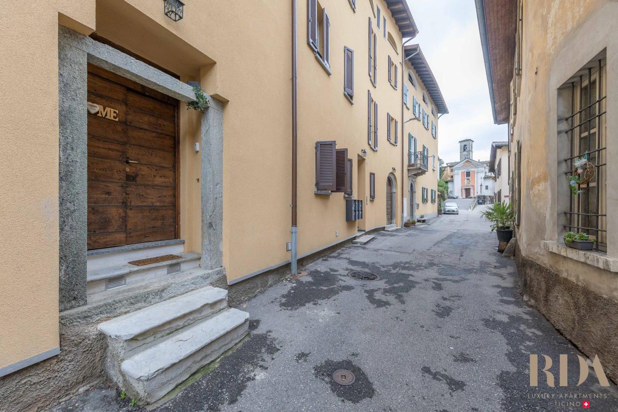 Il Rustico Rda Luxury Apartments Lago Parking 멘드리지오 외부 사진